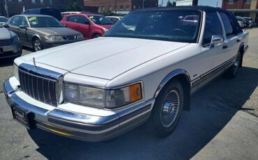 Lincoln-town-car-1990-white-13