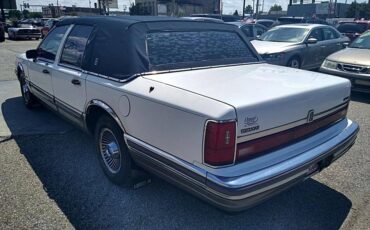 Lincoln-town-car-1990-white-15