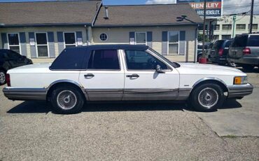 Lincoln-town-car-1990-white-16