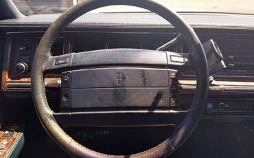 Lincoln-town-car-1990-white-7