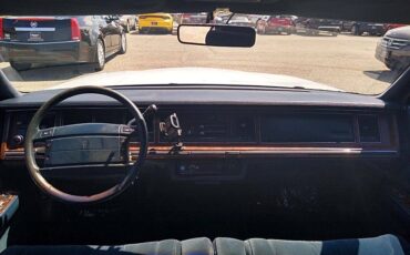 Lincoln-town-car-1990-white-8