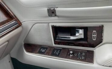 Lincoln-town-car-1992-green-1