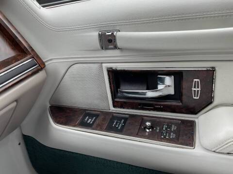 Lincoln-town-car-1992-green-1