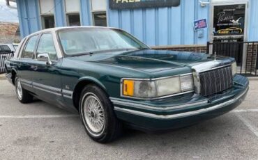 Lincoln-town-car-1992-green-10