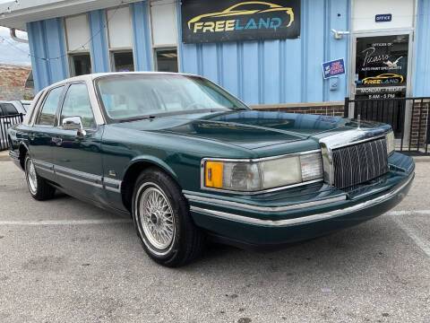 Lincoln-town-car-1992-green-10