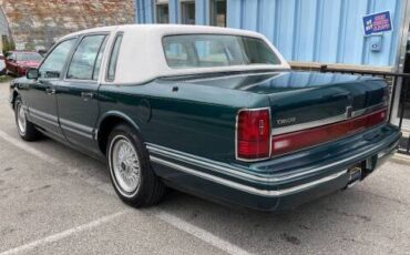 Lincoln-town-car-1992-green-12