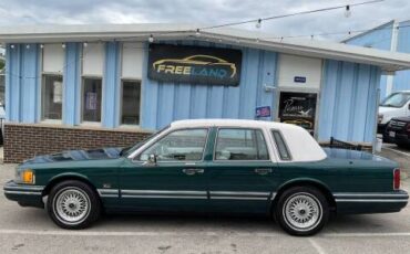 Lincoln-town-car-1992-green-13