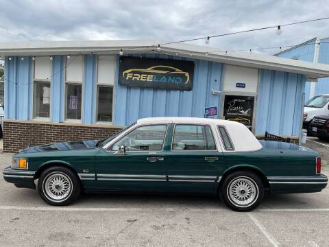Lincoln-town-car-1992-green-13