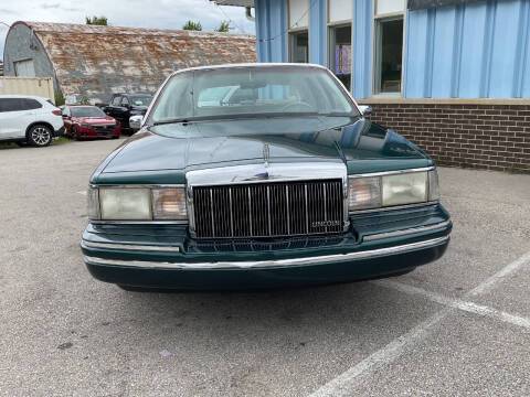 Lincoln-town-car-1992-green-14