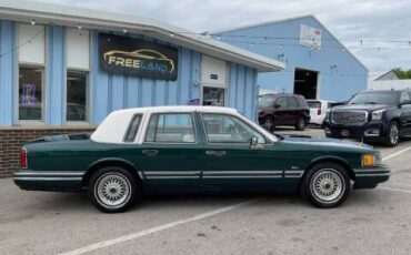 Lincoln-town-car-1992-green-15