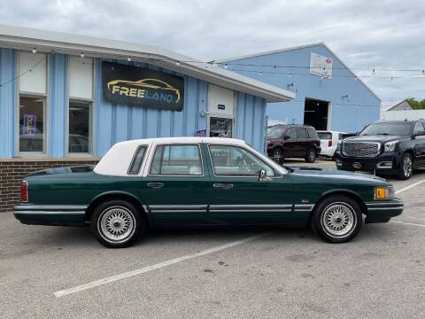 Lincoln-town-car-1992-green-15