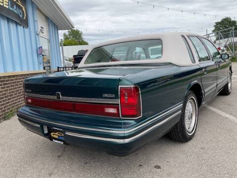 Lincoln-town-car-1992-green-16