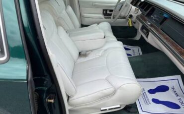 Lincoln-town-car-1992-green-19