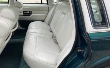 Lincoln-town-car-1992-green-21