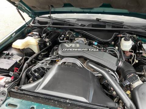 Lincoln-town-car-1992-green-23