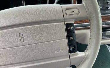 Lincoln-town-car-1992-green-3