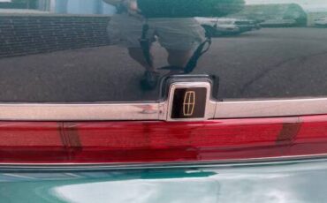 Lincoln-town-car-1992-green-5