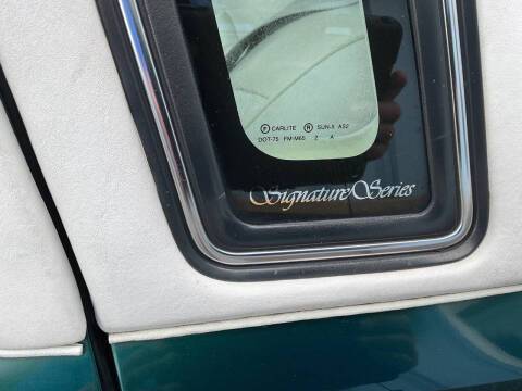 Lincoln-town-car-1992-green-6