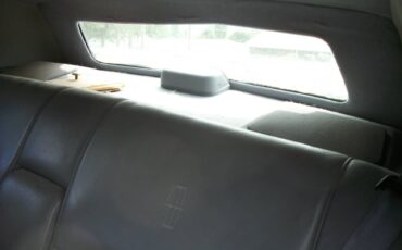 Lincoln-town-car-1993-11