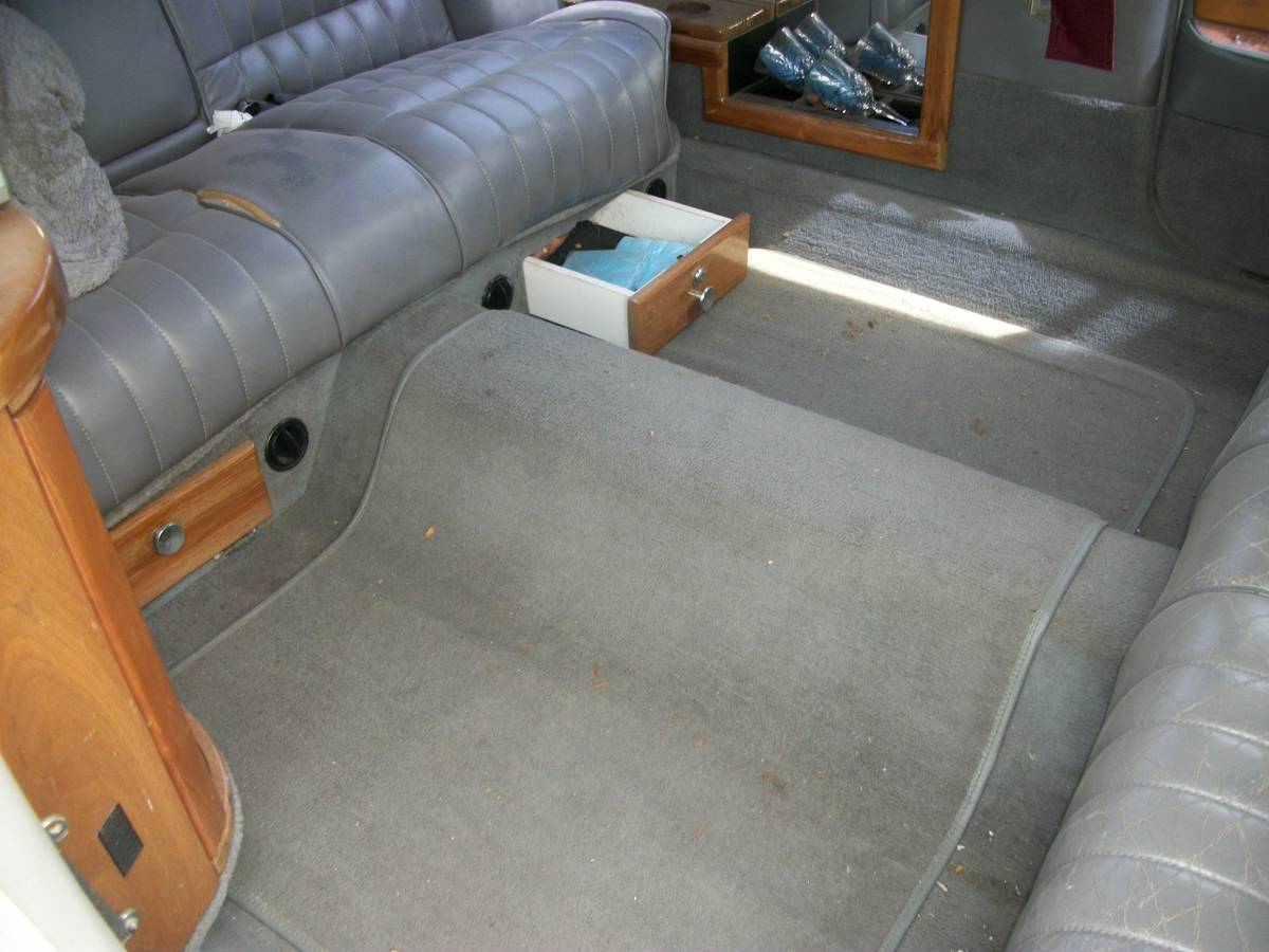 Lincoln-town-car-1993-12