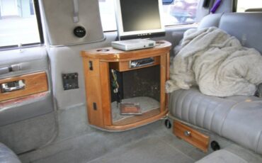 Lincoln-town-car-1993-14