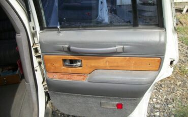 Lincoln-town-car-1993-2