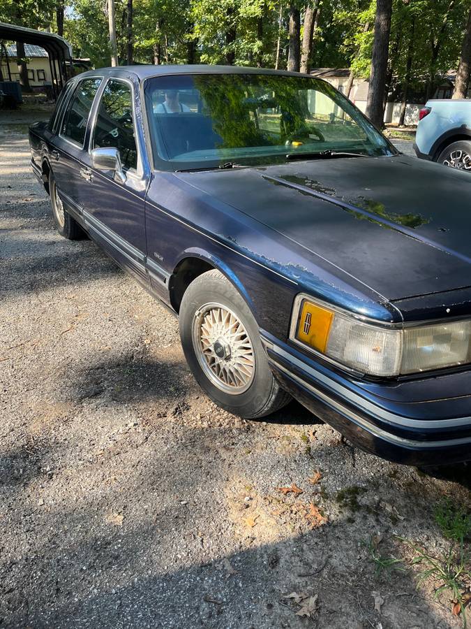 Lincoln-town-car-1993-blue-2