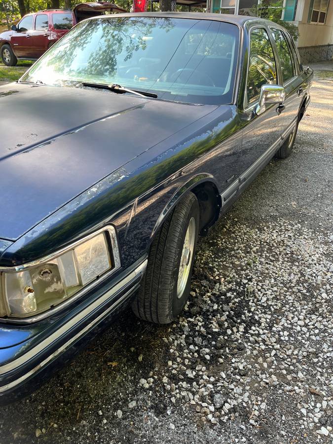 Lincoln-town-car-1993-blue