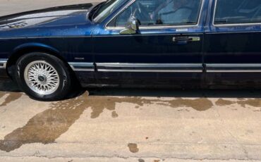Lincoln-town-car-1993-blue-5