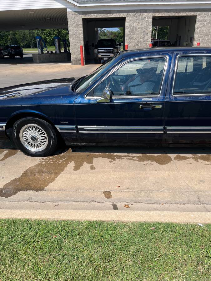 Lincoln-town-car-1993-blue-5