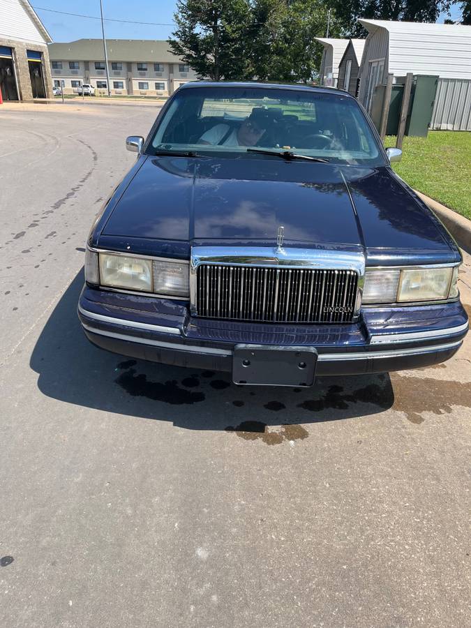 Lincoln-town-car-1993-blue-6