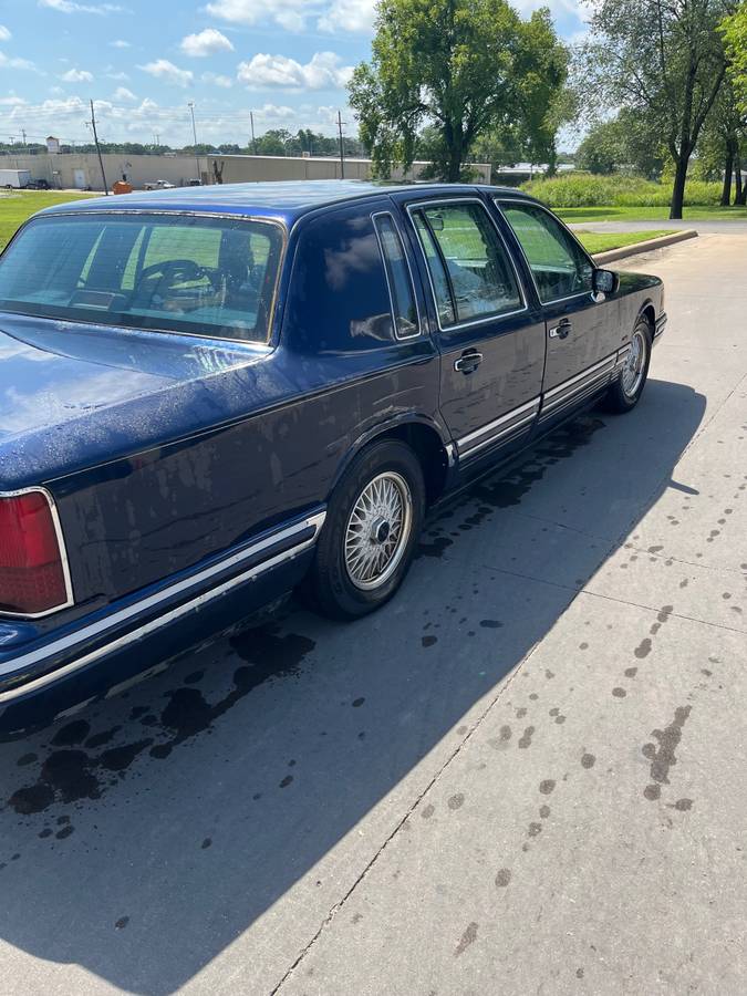 Lincoln-town-car-1993-blue-8