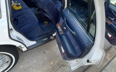 Lincoln-town-car-1994-5