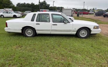Lincoln-town-car-1994-white-1