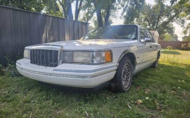 Lincoln-town-car-1994-white