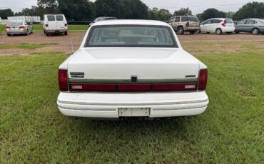 Lincoln-town-car-1994-white-3