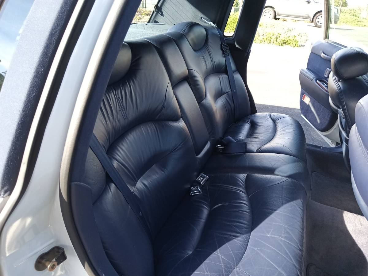 Lincoln-town-car-1995-13