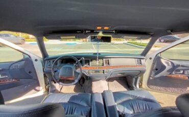 Lincoln-town-car-1995-15