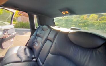 Lincoln-town-car-1995-16