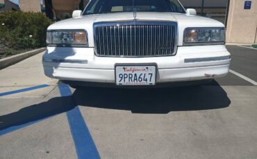 Lincoln-town-car-1995-19