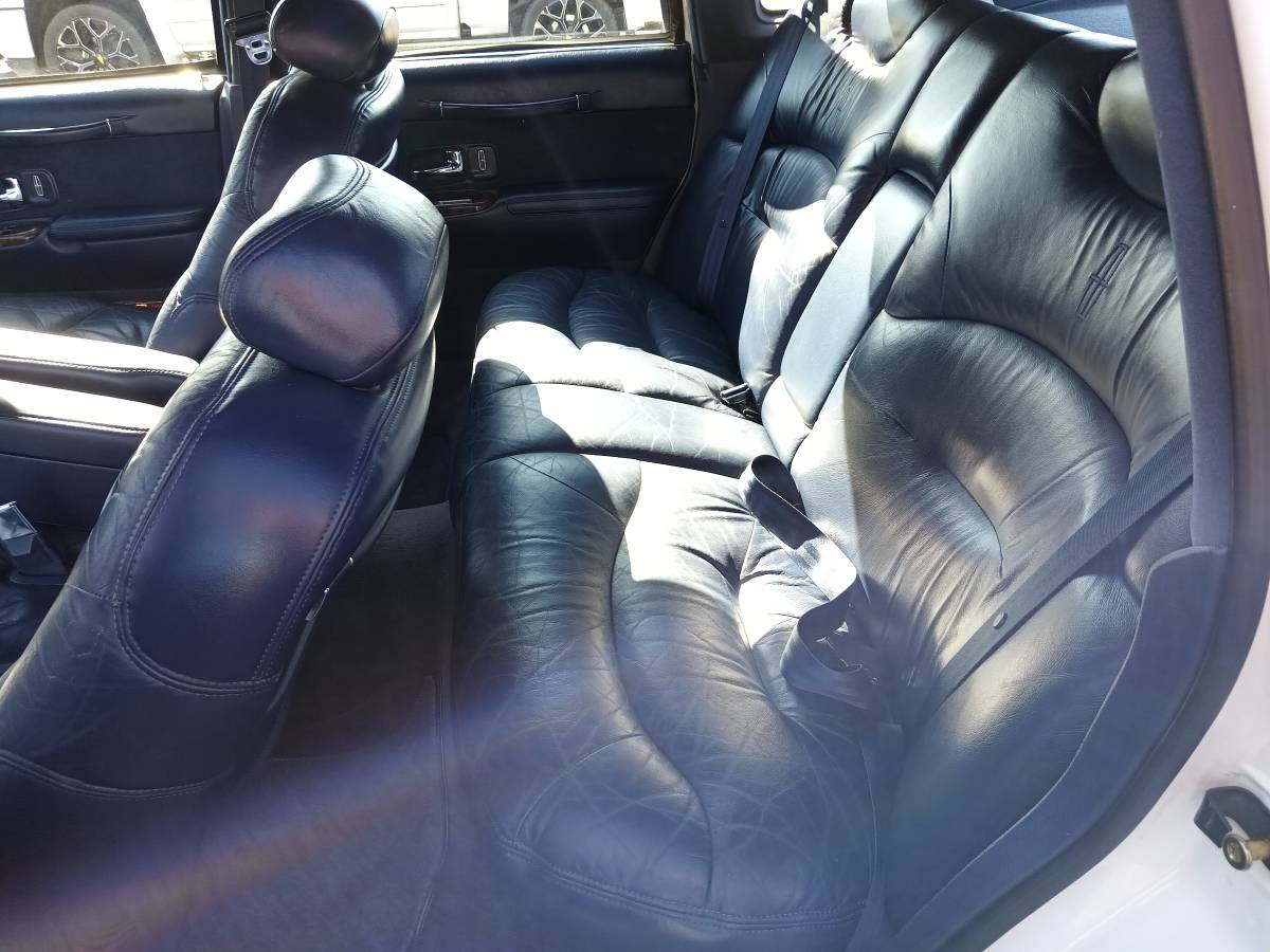 Lincoln-town-car-1995-2