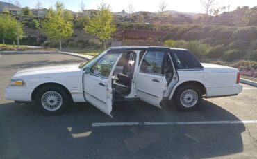 Lincoln-town-car-1995-20