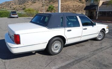 Lincoln-town-car-1995-7