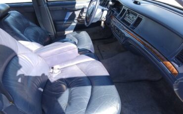 Lincoln-town-car-1995-8