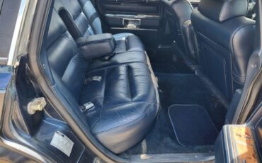 Lincoln-town-car-base-1987-blue-6