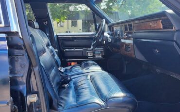 Lincoln-town-car-base-1987-blue-7