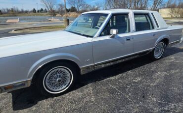 Lincoln-town-car-cartier-1984-10