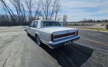 Lincoln-town-car-cartier-1984-11