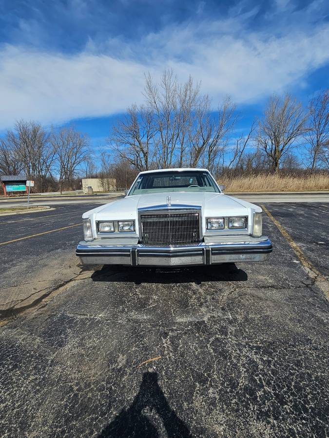 Lincoln-town-car-cartier-1984-3