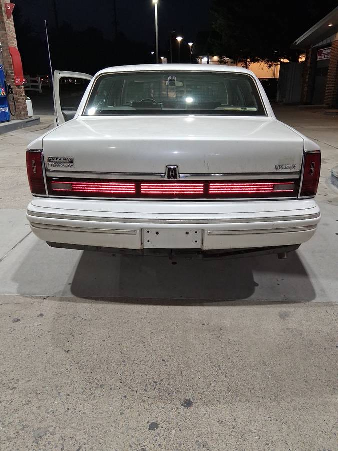 Lincoln-town-car-cartier-1994-1
